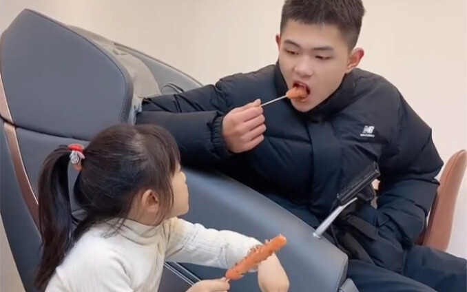 My sister's action exposed her family status... After class, my brother ran to three stores to buy f