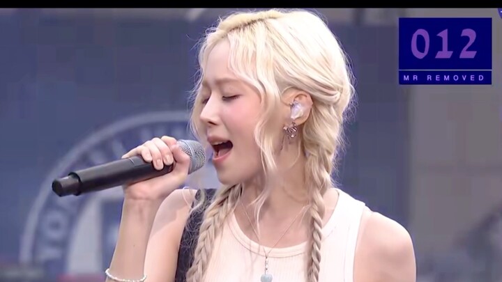 لا أفهم إطلاقًا معنى أن تشا تشن هو المغني الرئيسي، كل ما أستطيع قوله إن المشهد الشهير لدونغ دونغ ازد