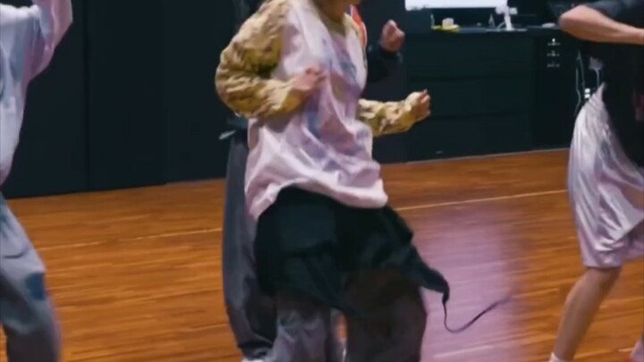 ใส่ AJ11 แล้วจะเต้นเก๋เหมือนพี่แมวได้ไหม?