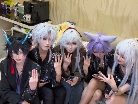 การแข่งขันอันดับหนึ่ง มิตรภาพอันดับสอง (?)