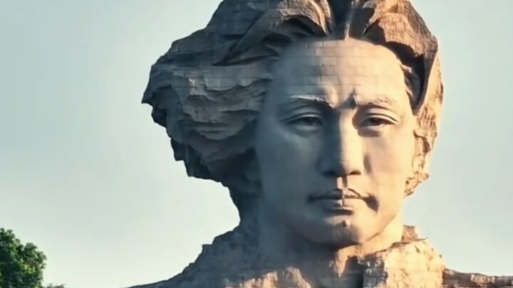 The secret behind the 80-year-old man carving stone statues.