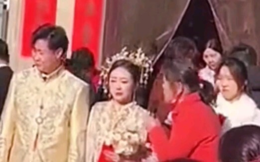 Chú rể đã cố kìm nén hết mức rồi