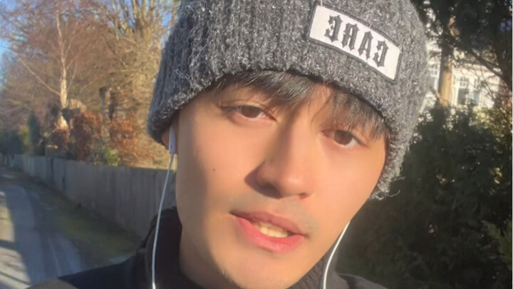 Brainwashing melody—Who doesn't know "You Don't Know Me"?