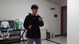 Show everyone how to play table tennis with nunchucks