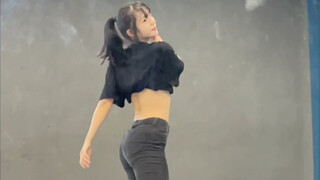 【Ukeylee】ซ้อมเต้นทุกวัน หยุดไม่ได้เลย! ฉันเป็นราชินีแห่ง waacking ซะแล้ว! ไม่ได้จับมือกันนานแล้ว ฮ่า
