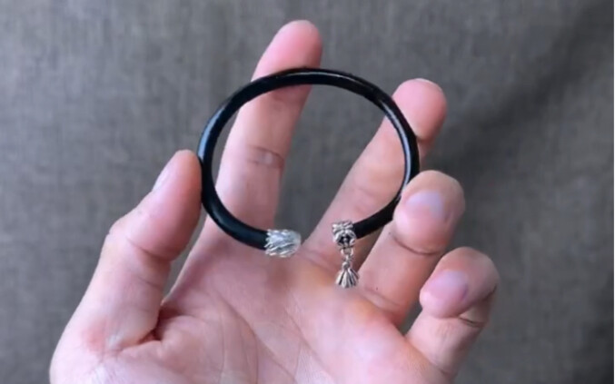 The rattan bracelet that Zhang Ailing liked when she was young