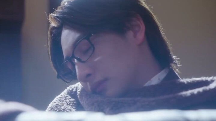 ฟ่านซื่อหลับสนิทอยู่ในบ้านของชายแปลกหน้า (?), แต่เสียงพากย์ของฟ่านซื่อ