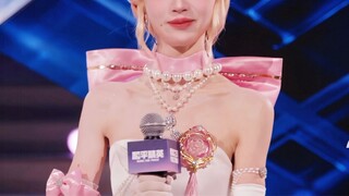 Độ chân thực như trong truyện tranh, nhờ các cô ấy cosplay mà bán skin dễ quá đi thôi!