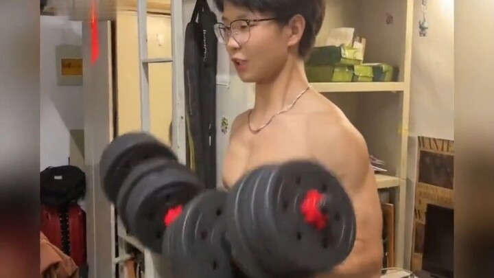 This handsome guy has a face that even girls envy. With his ripped physique, he’s taken the internet