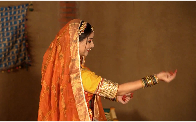 [Indian Dance] Rajasthani Dance | Ghoomar (feat. Nandini Tyagi)