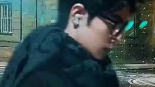 To be honest, I, a CP fan, didn't notice there was another person behind