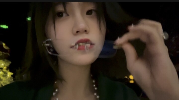 Yuan Yuyang announced that wintergreen, Klein blue, and bishop red have become his three primary col