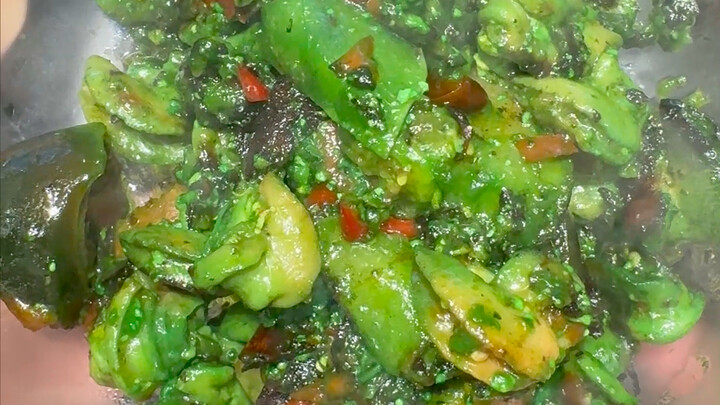 เมนูสร้างสรรค์รับปีใหม่! หอยทากผัดทาร์ตไข่ เติมมาโอท๋ายของพ่อไปหน่อย รสชาติอร่อยเลิศฟินสุดๆ