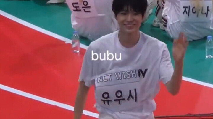 【yushi】The extroverted kitten starts playing with its fans