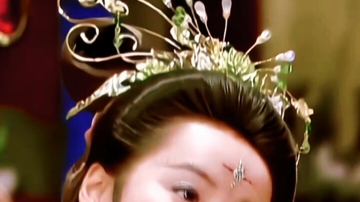 This is the hairstyle done by Hu Delu