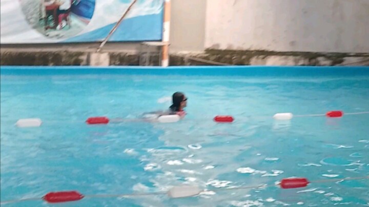 Tôi đã có thể bơi được rồi nè, dù vẫn sai nhịp thở và động tác😆