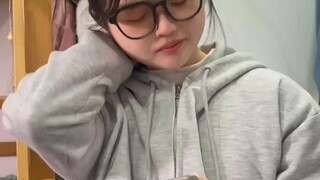 Người phụ nữ lớn tuổi nhất trong ký túc xá