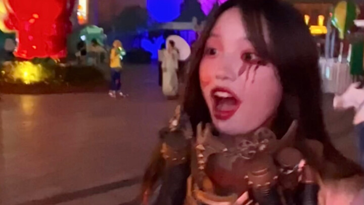 Halloween couple challenge 🎃 — we even broke the NPCs’ composure!!