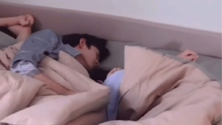 【จางจี๋ หยูอวี่หาน】อะไรนะ? ได้ยินมาว่าหยูไท่เซิ่นกลายเป็นดอกไม้ไปแล้วเหรอ? ถลาเข้าไปซบอกกริฟฟินเลยเช