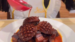 มาลองหมูตุ๋นหอยเป๋าฮื้อสีแดงที่ทำให้คิ้วคุณสดใสกันเถอะ