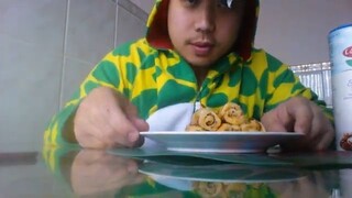 ASMR EATING SOUNDS - PEANUT BUTTER FRENCH  TOAST ROLL UPS