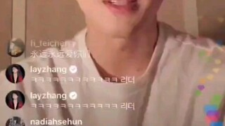 20.04.25 Junmyeon livestream, Yixing vào phòng livestream rồi! Còn bình luận nữa chứ! Tinh thần nhóm