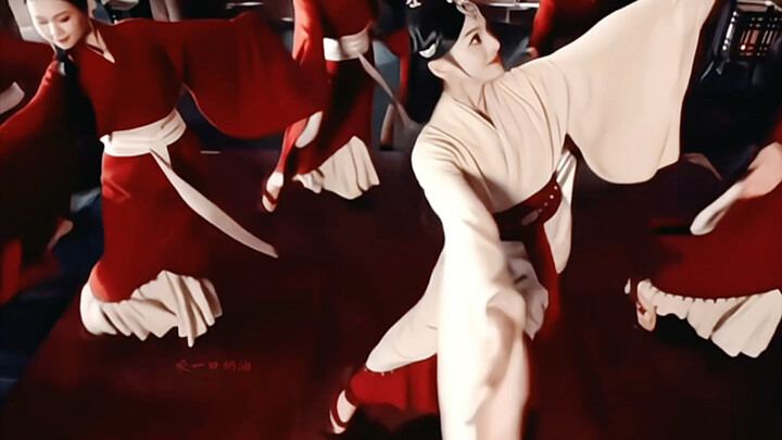 Chân đi guốc mộc, váy đính chuông nhỏ, điệu nhảy guốc phát minh bởi Tây Thi chính là "điệu nhảy tap"