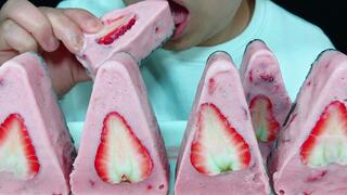 Frozen strawberry mousse ice cream, listen to different chewing sound!
