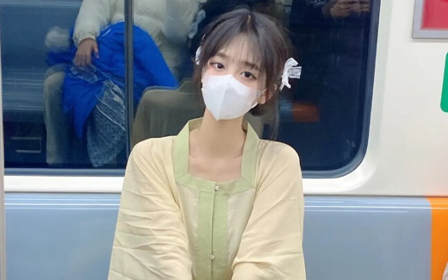 “这才是顶级青春少女颜”
