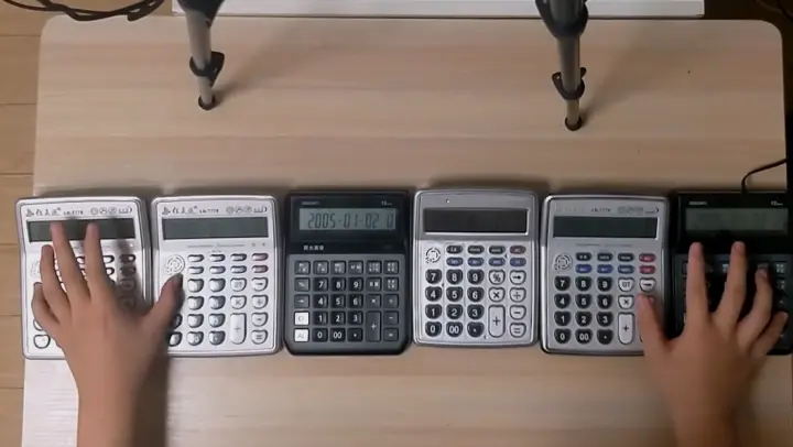 Playing "DETECTIVE CONAN" Theme with 6 Calculators