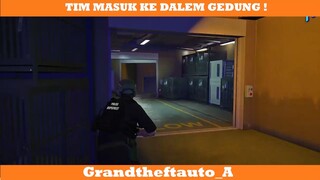 TIM MEMASUKI LOKASI GEDUNG !