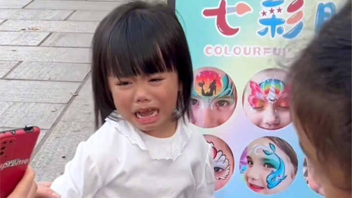 เทรนด์ใหม่ของเด็กๆ สำหรับการเพ้นท์หน้า! เจ้าตัวซ่าไม่ยอมกลับถ้ายังไม่ได้เพ้นท์ ชีวิตขายของข้างถนนมัน