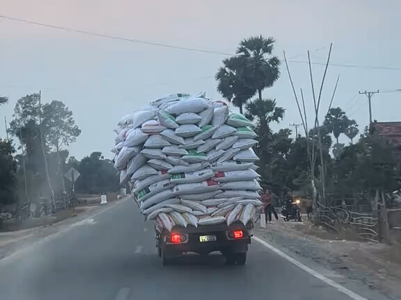 บรรทุกเกินไม่ออกถนน ออกถนนต้องไม่บรรทุกเกิน