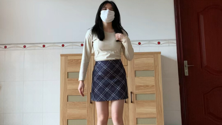 在家太无聊了舞一下，跳的还是一如既往的难言