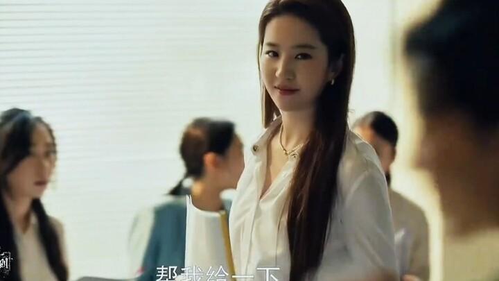 สัมภาษณ์ระดับตำราเรียน: สาวน้อยเพิ่งจบใหม่ พูดแค่สามประโยคก็เอาชนะสองเจ้าแม่บอสหญิงได้!