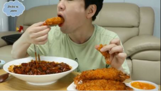 Mì xúc xích và tôm chiên xù phần 3 #mukbang