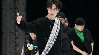 Pertunjukan besar kapten Hip-hop 4 Wang Yibo! Barang curian sangat keren dan imut!