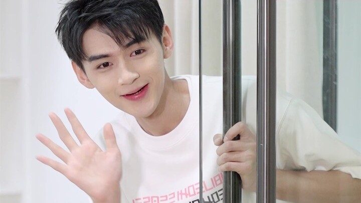 The coach might be fake, but the romance is real!