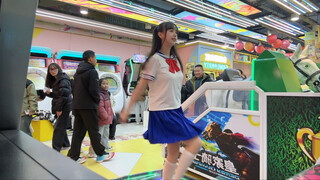 Sailor-fu with twin pigtails: This social-butterfly girl's cozy dance moment on the dance machine—tr