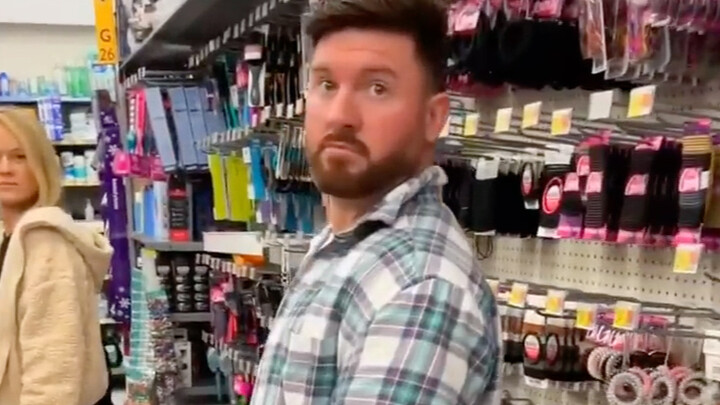 Randomly buy gifts for passersby and see what they’ll choose...