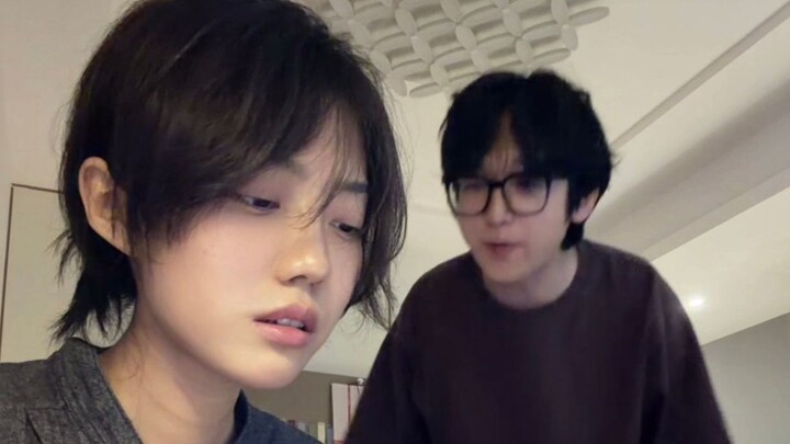 Is it really that hard to take a couple's photo?