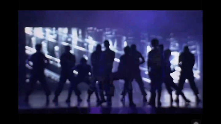 【RIIZE】أين بالضبط يشبه الجيل الثاني؟ | أسلوب غناء ورقص من SM يحتفي بـ Rising Sun لـ Dongshin | ملابس