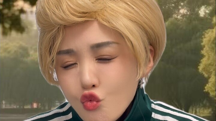 يوميات عيد ميلاد النجم الشهير: "كيف لـ'قبلتي الأولى' أن تكون مع رفيق طفولة أمي؟!"