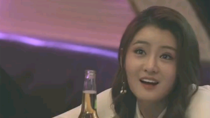 This guy’s “tease to win” tactic is textbook perfect.