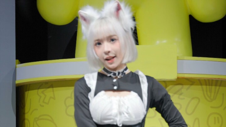 رقصة شياو مياو في الجنة السعيدة