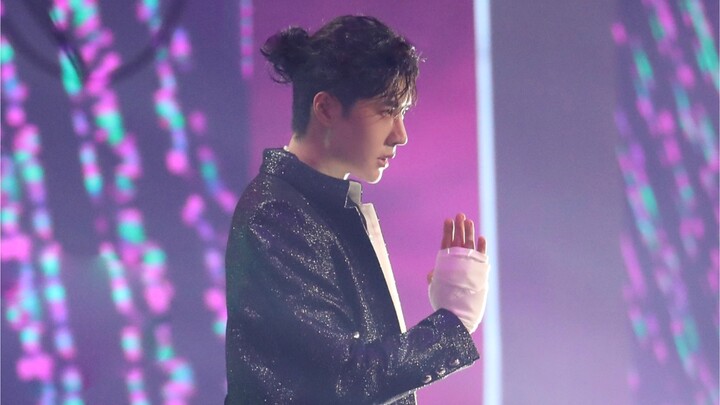 งานเลี้ยงรถยนต์ 818 ของหวังอี้ป๋อ: คลิปสดสุดเร้าใจเพลง “มวยมังกร” – คลิปรายการแฟนคลับ J2YIBO