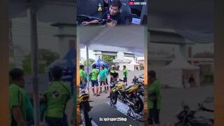 ketika kawasaki h2 lewat di tongkrongan ..smua auto diem