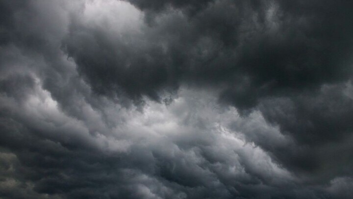 “The dark clouds press down on the city, as if it might crumble; armor gleams in the sun like golden