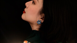 Your grandma just *has* to match my jewelry with some clothes!