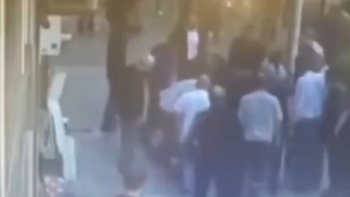 解压一分钟——英雄救美